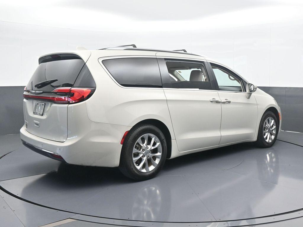 used 2021 Chrysler Pacifica car, priced at $19,995