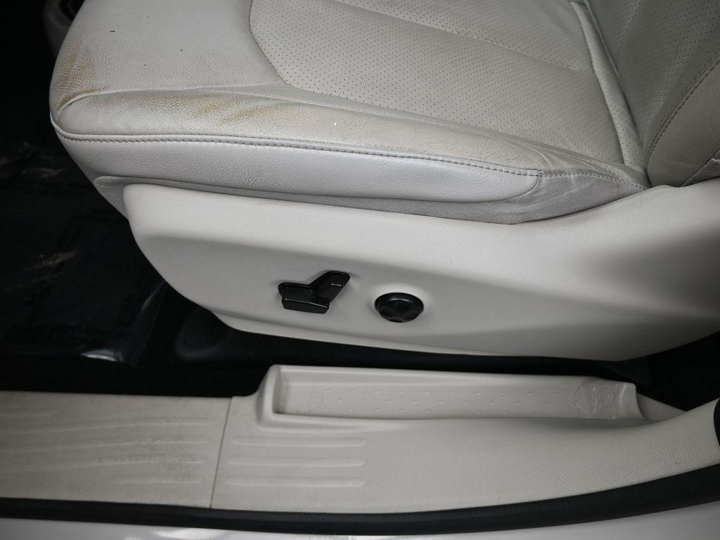 used 2021 Chrysler Pacifica car, priced at $19,995