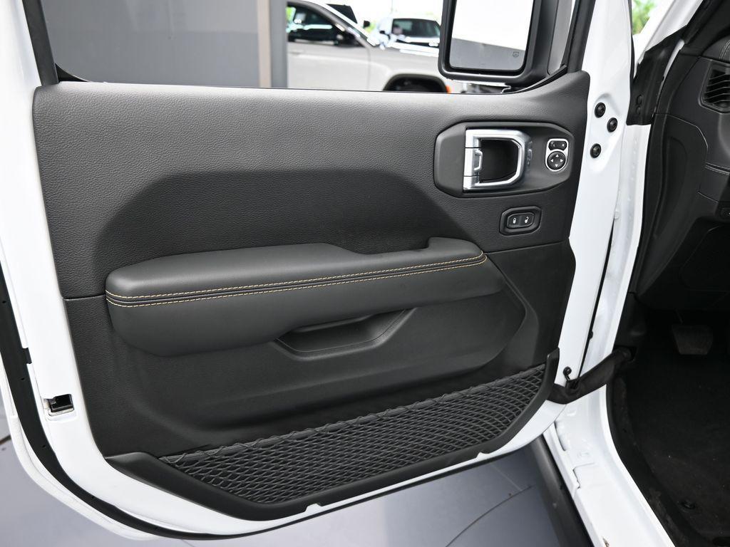 new 2025 Jeep Wrangler 4xe car