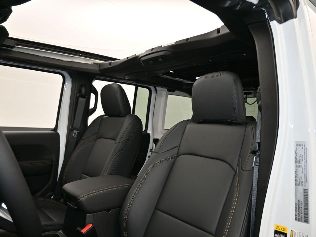 new 2025 Jeep Wrangler 4xe car