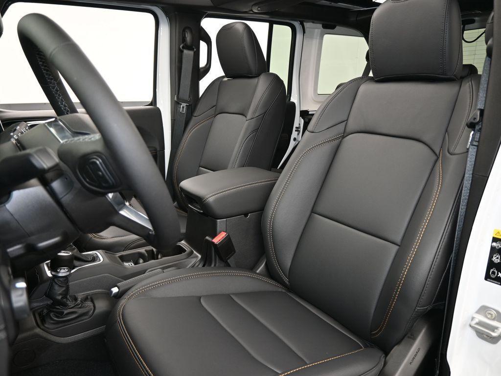 new 2025 Jeep Wrangler 4xe car