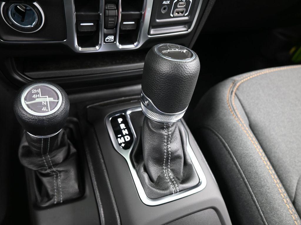 new 2025 Jeep Gladiator car