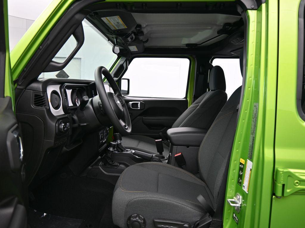 new 2025 Jeep Gladiator car