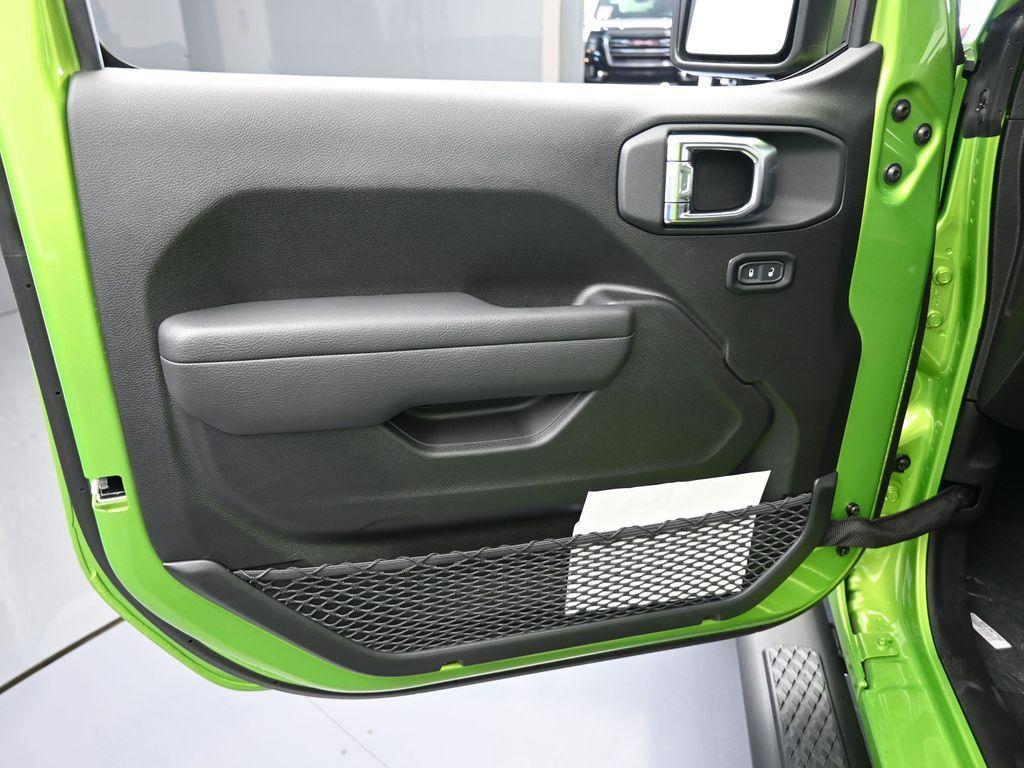 new 2025 Jeep Gladiator car