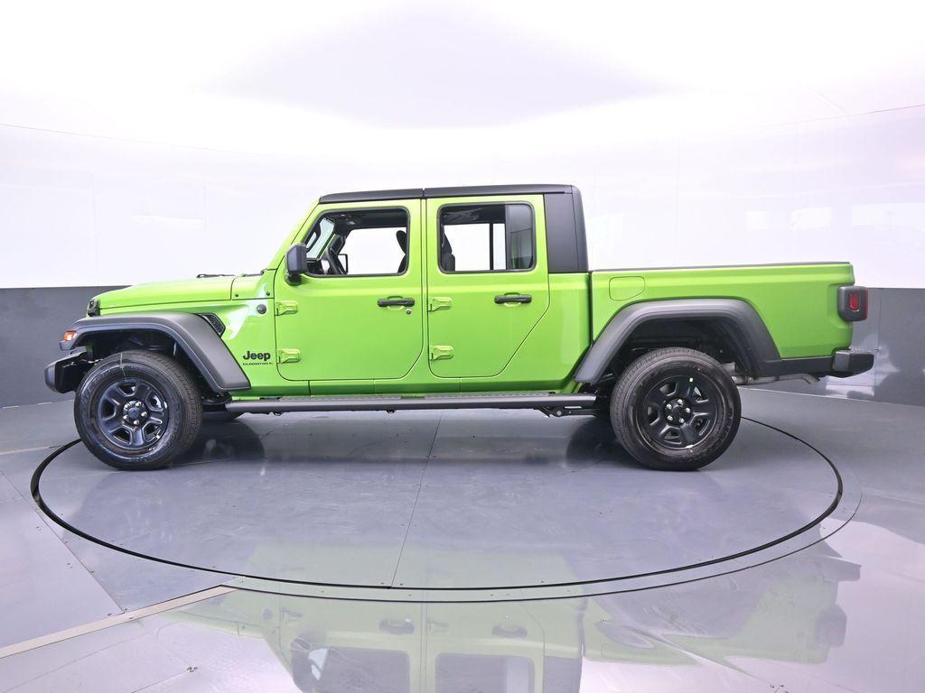 new 2025 Jeep Gladiator car