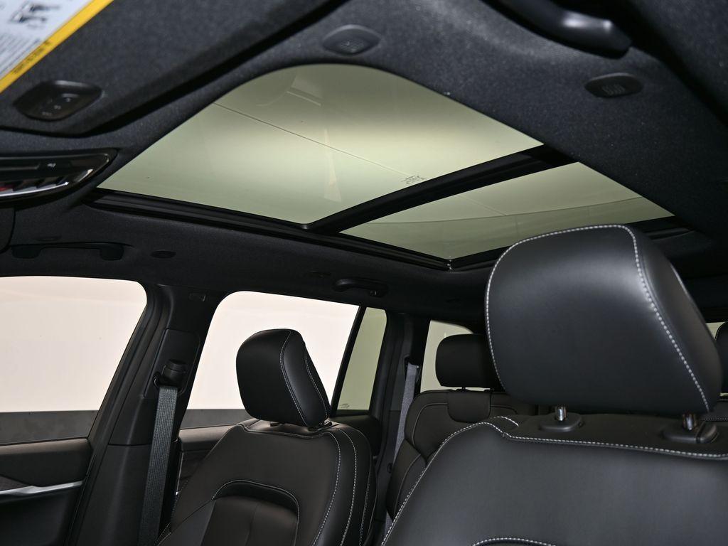 new 2025 Jeep Grand Cherokee car