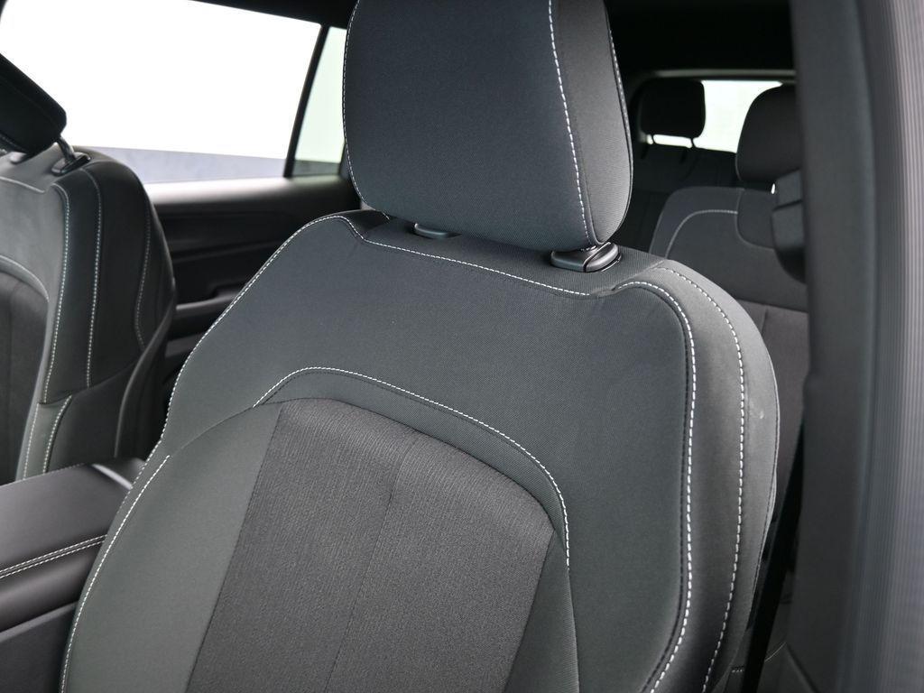 new 2025 Jeep Grand Cherokee L car