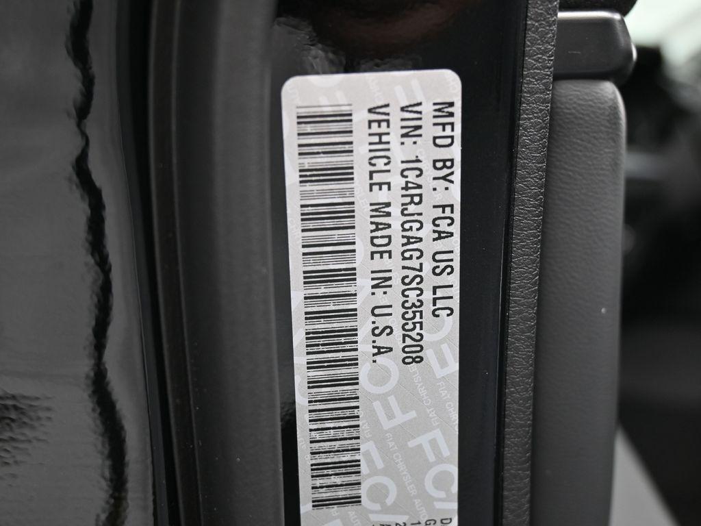 new 2025 Jeep Grand Cherokee car