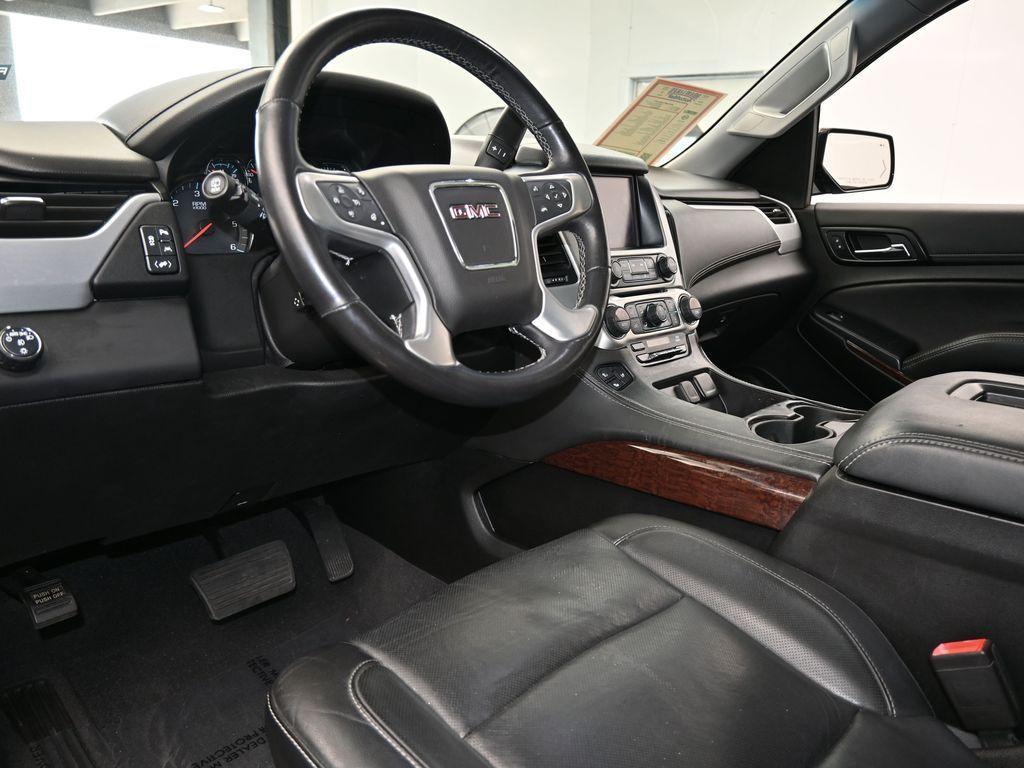 used 2020 GMC Yukon car, priced at $35,595
