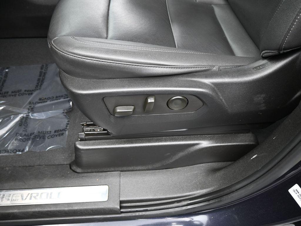 used 2023 Chevrolet Suburban car, priced at $46,995