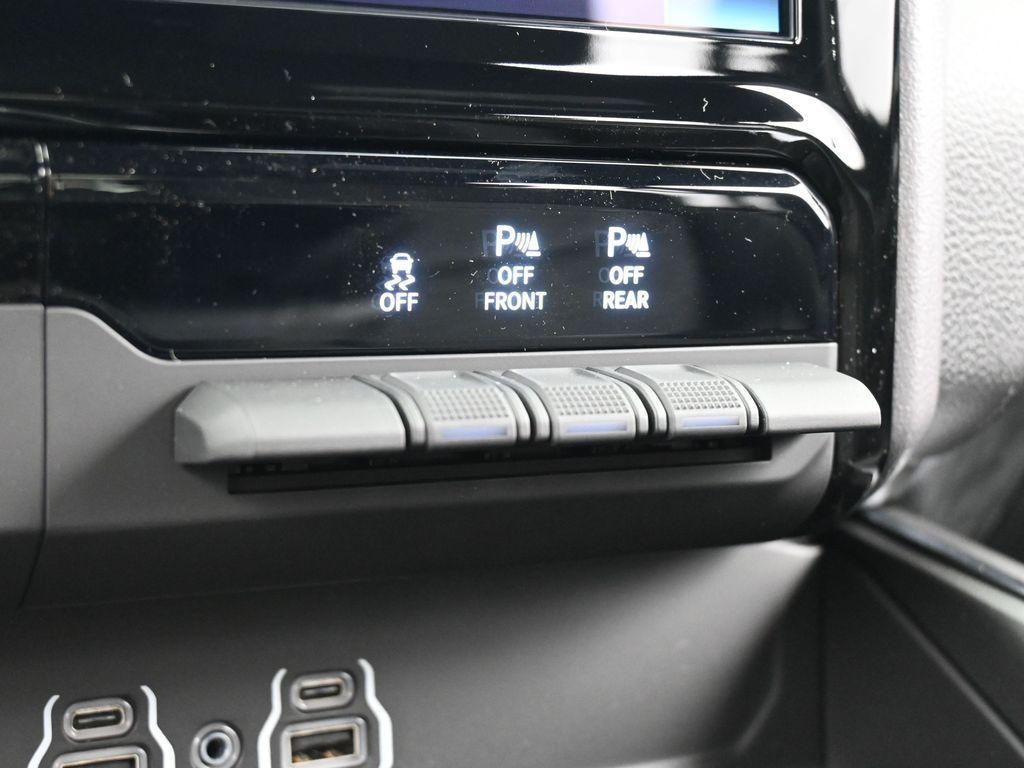 new 2025 Ram 1500 car, priced at $45,164