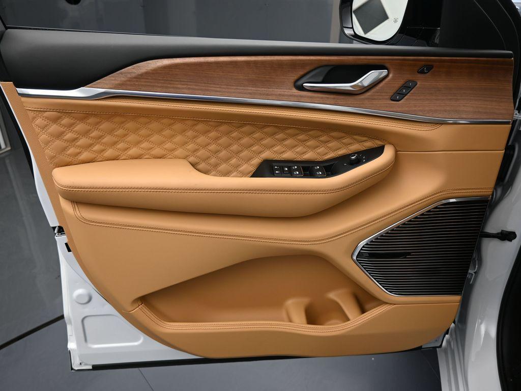 new 2025 Jeep Grand Cherokee L car