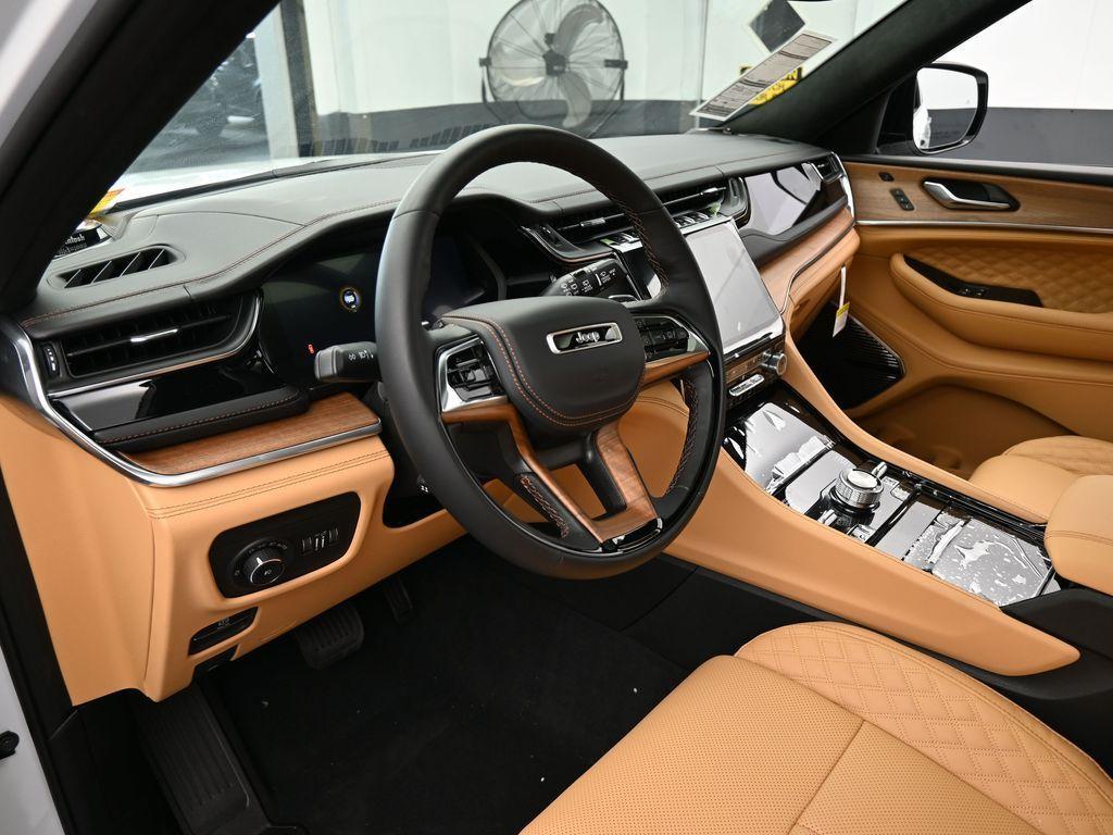 new 2025 Jeep Grand Cherokee L car