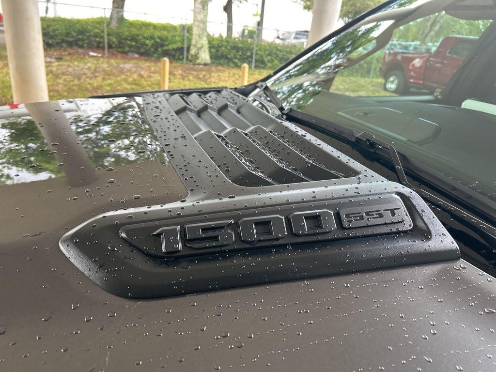 new 2025 Ram 1500 car