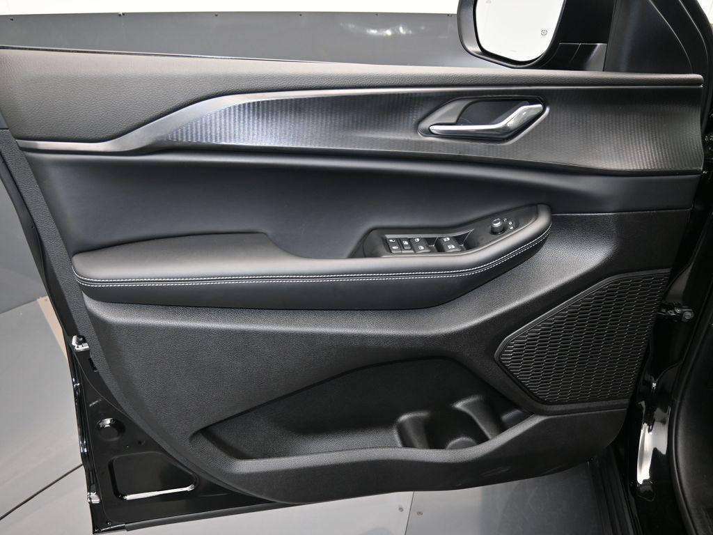 new 2025 Jeep Grand Cherokee L car, priced at $36,479
