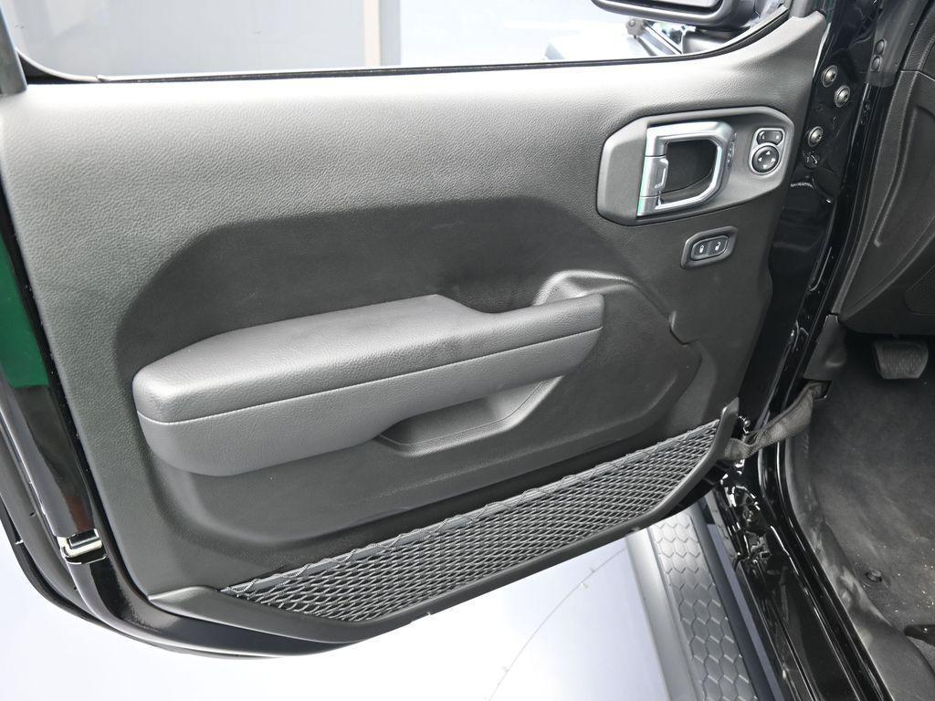 new 2025 Jeep Wrangler car