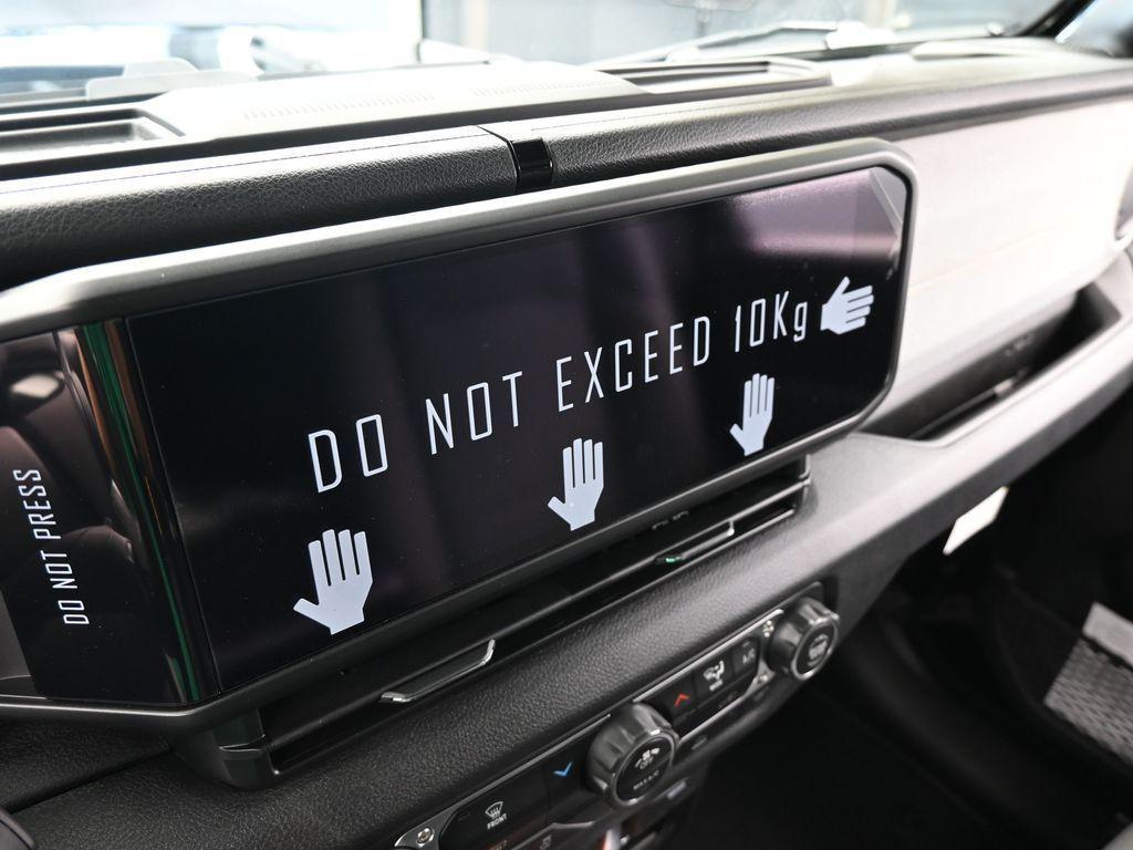 new 2025 Jeep Wrangler car