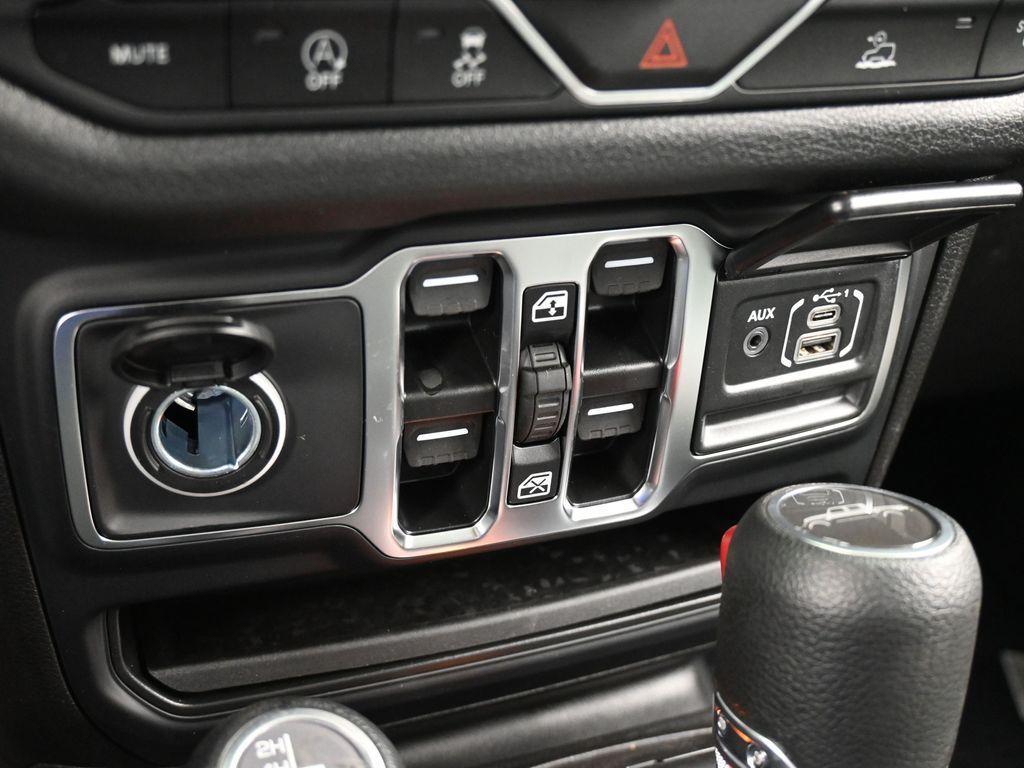new 2025 Jeep Gladiator car