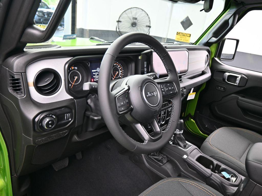new 2025 Jeep Gladiator car