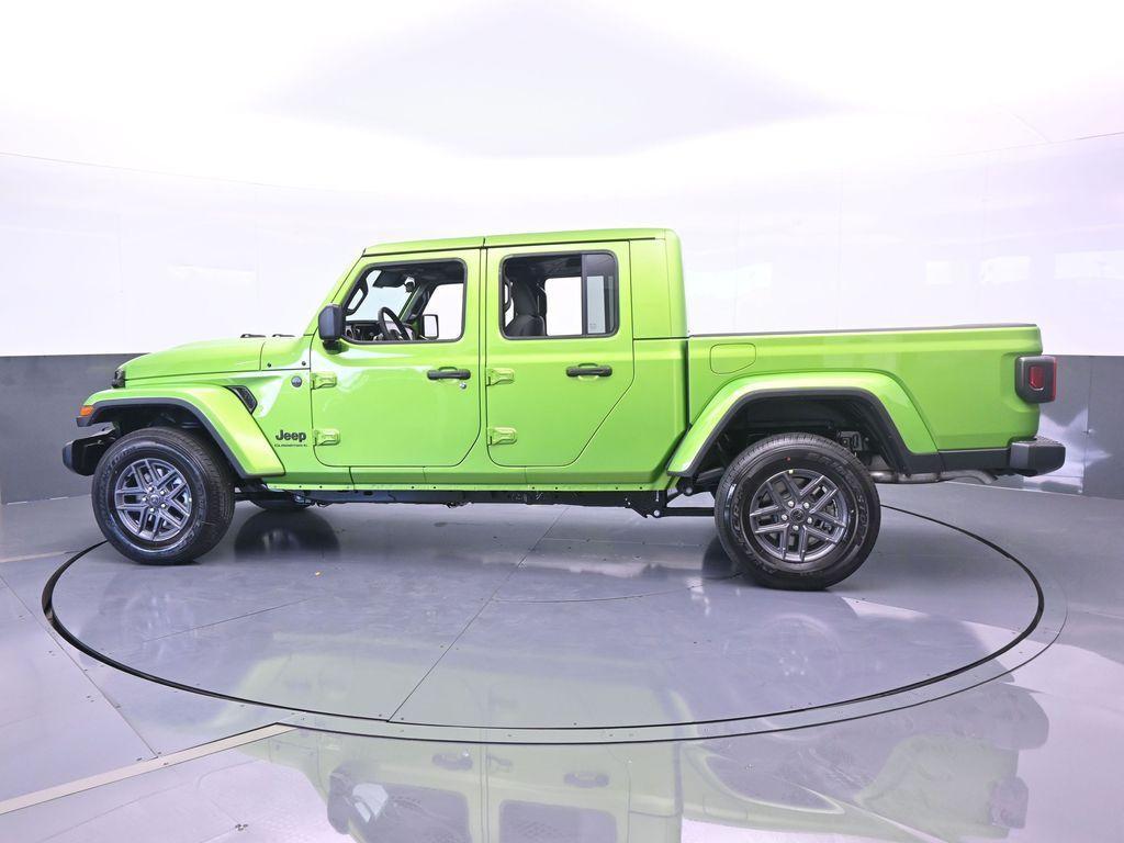new 2025 Jeep Gladiator car