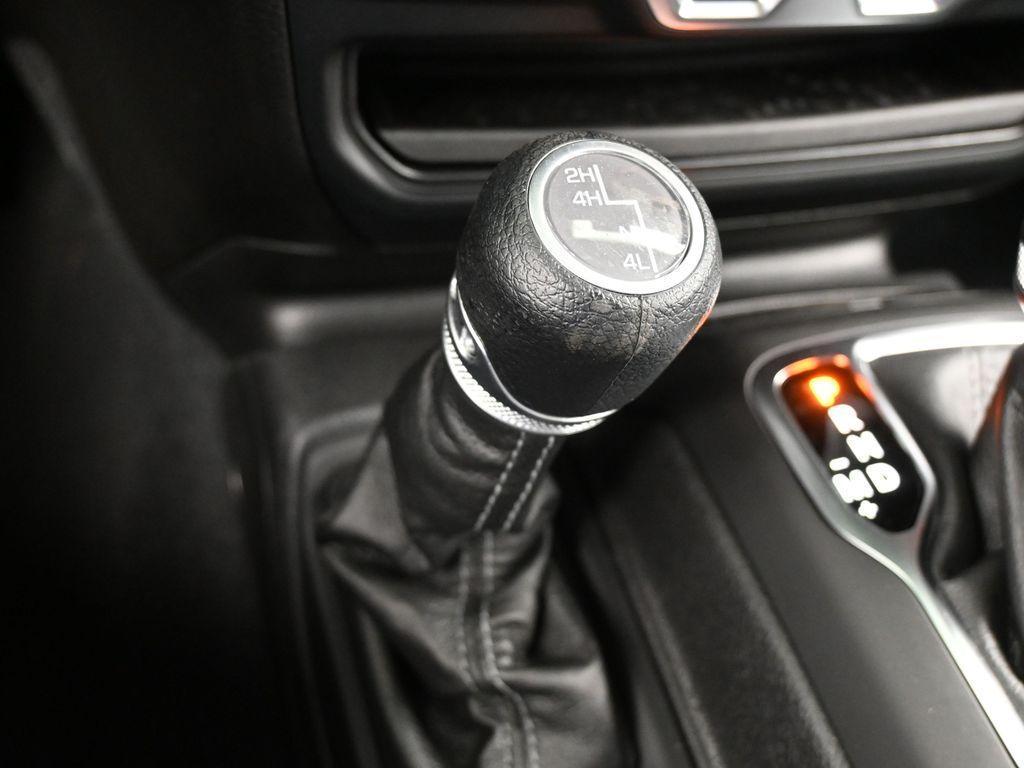 new 2025 Jeep Gladiator car
