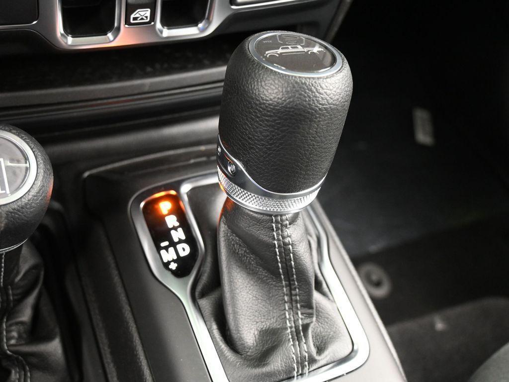 new 2025 Jeep Gladiator car