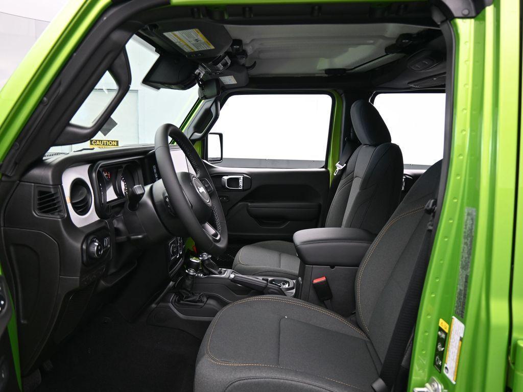 new 2025 Jeep Gladiator car