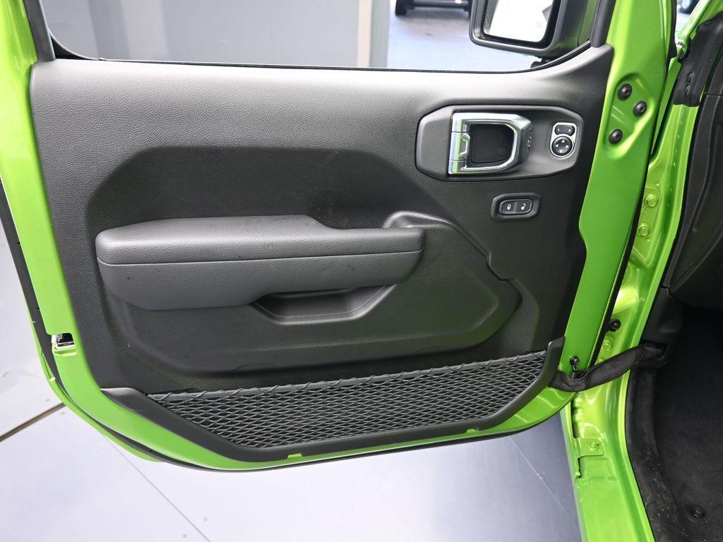new 2025 Jeep Gladiator car
