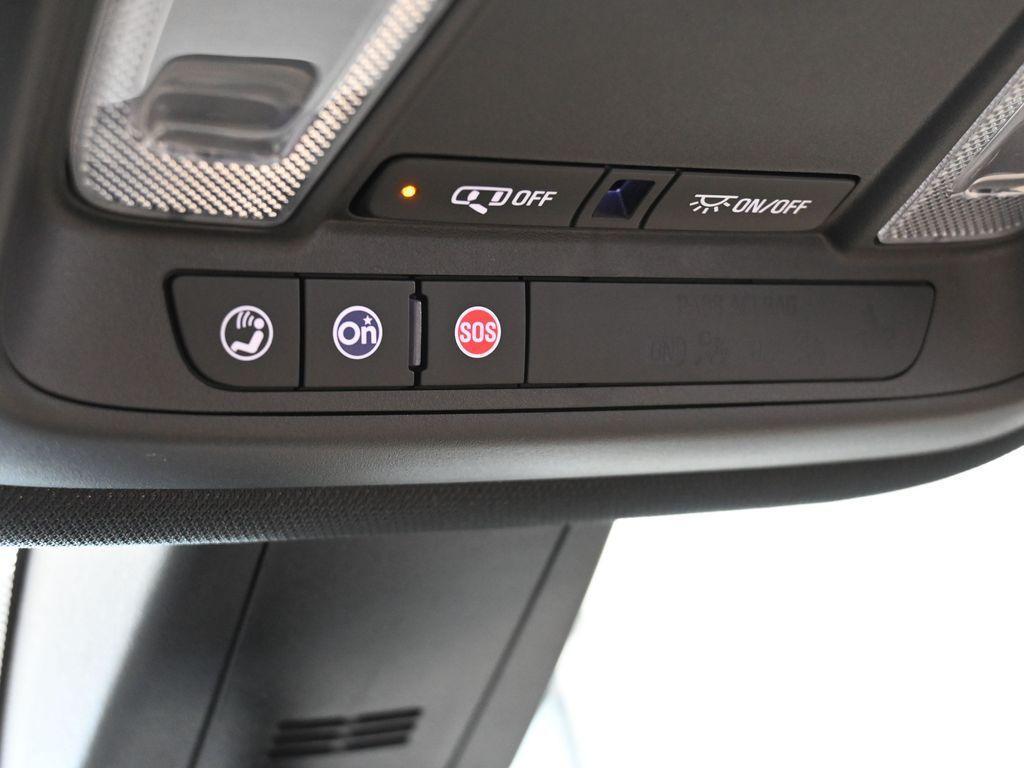 used 2022 Chevrolet Traverse car, priced at $20,991