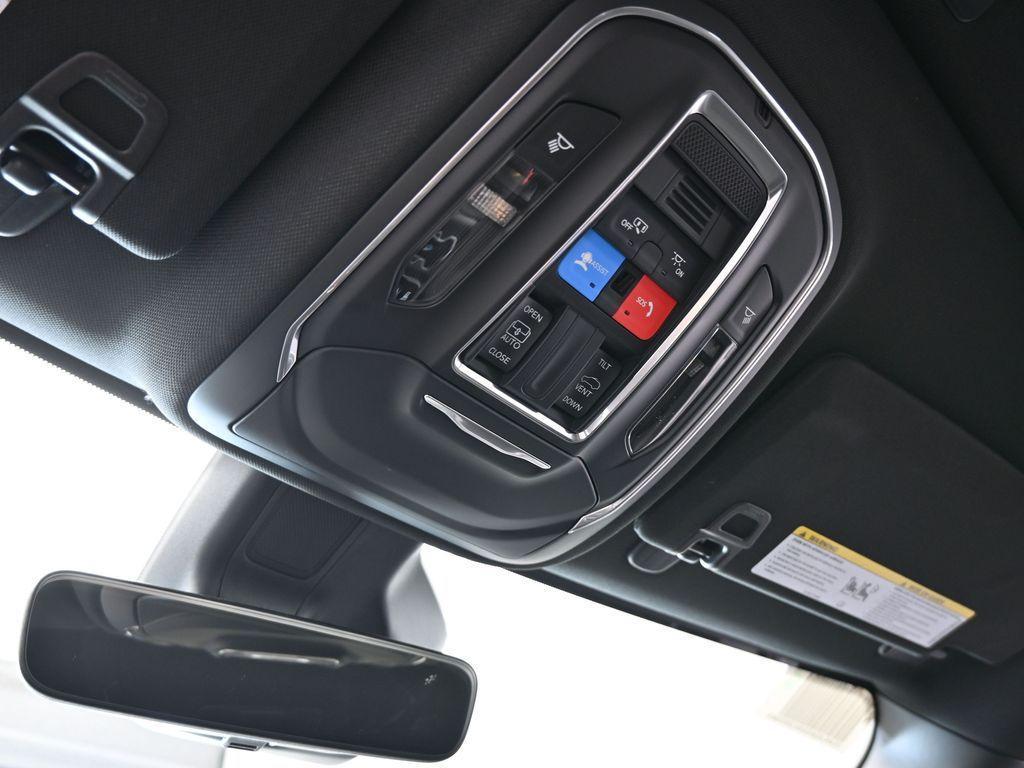 new 2025 Jeep Grand Cherokee car