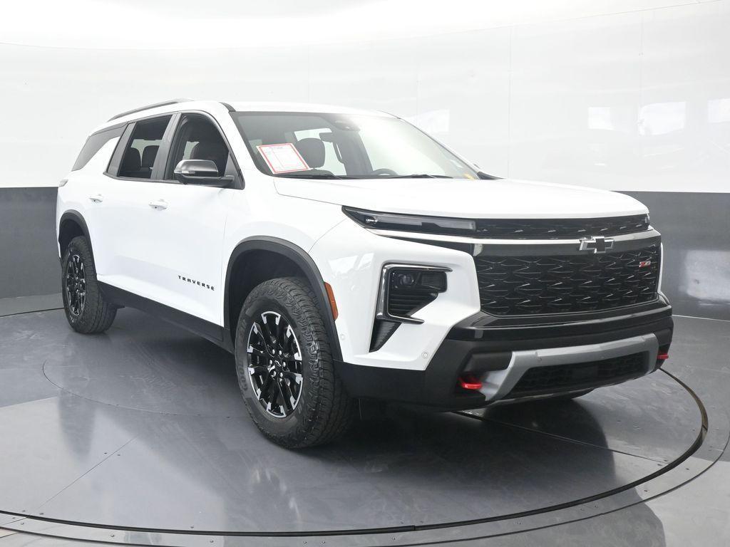 used 2024 Chevrolet Traverse car, priced at $41,872