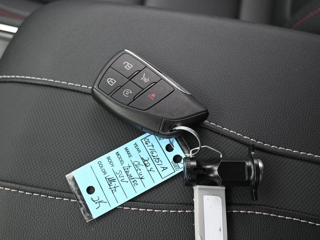 used 2024 Chevrolet Traverse car, priced at $41,872