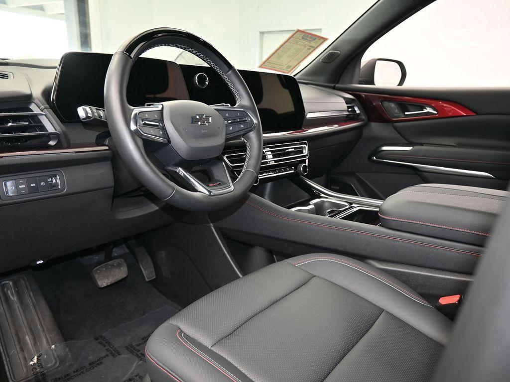 used 2024 Chevrolet Traverse car, priced at $41,872