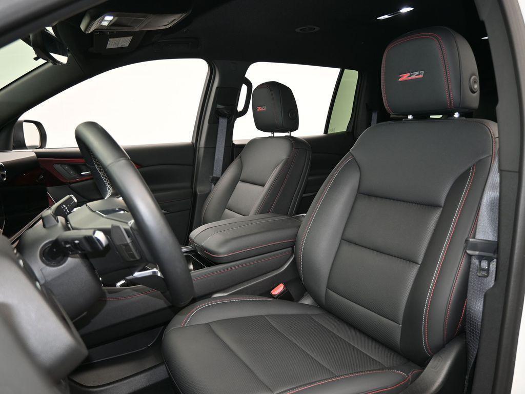 used 2024 Chevrolet Traverse car, priced at $41,872