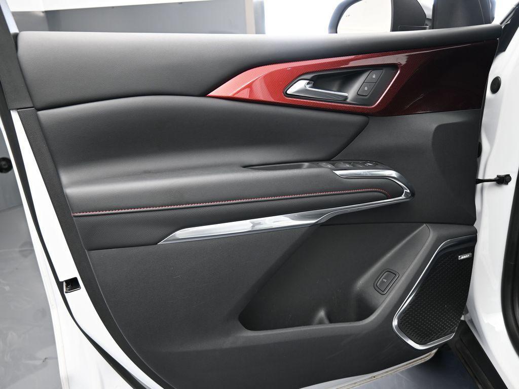 used 2024 Chevrolet Traverse car, priced at $41,872