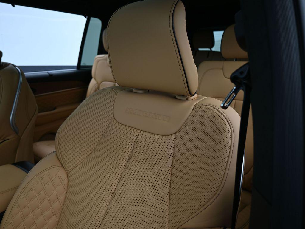 new 2025 Jeep Grand Cherokee L car