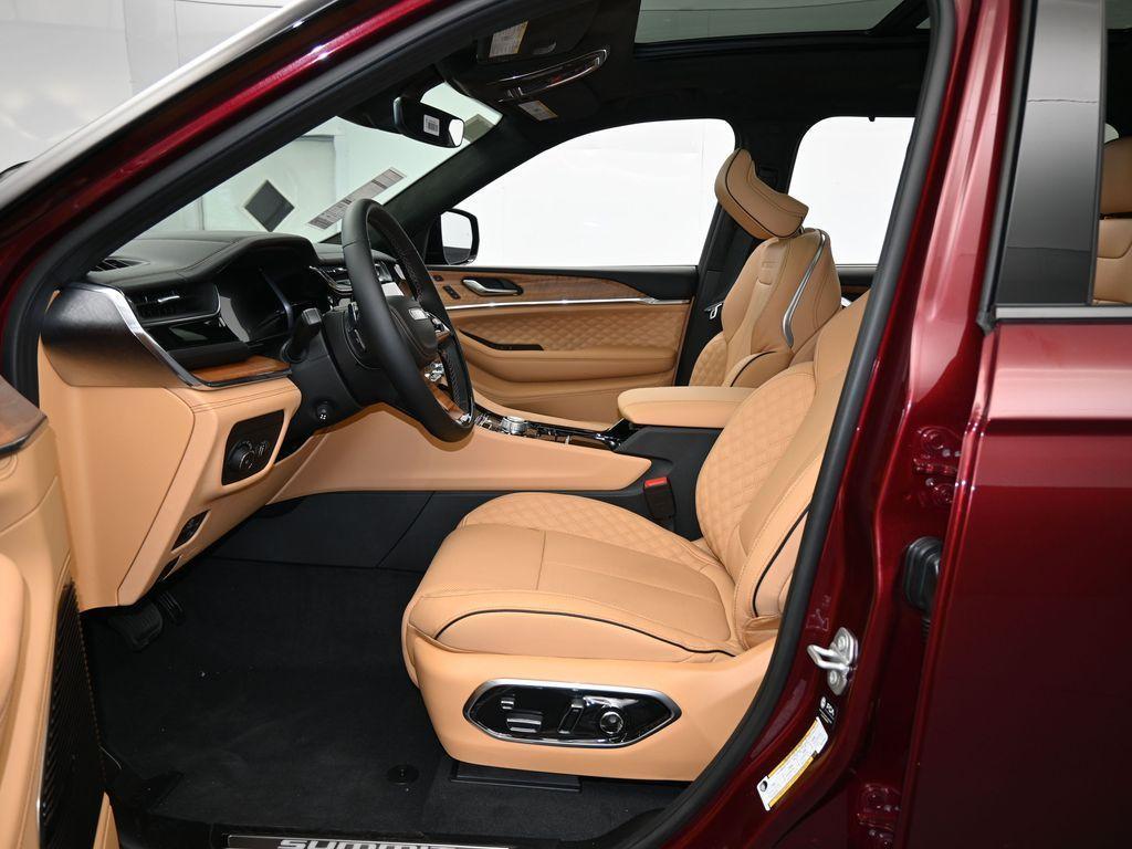 new 2025 Jeep Grand Cherokee L car