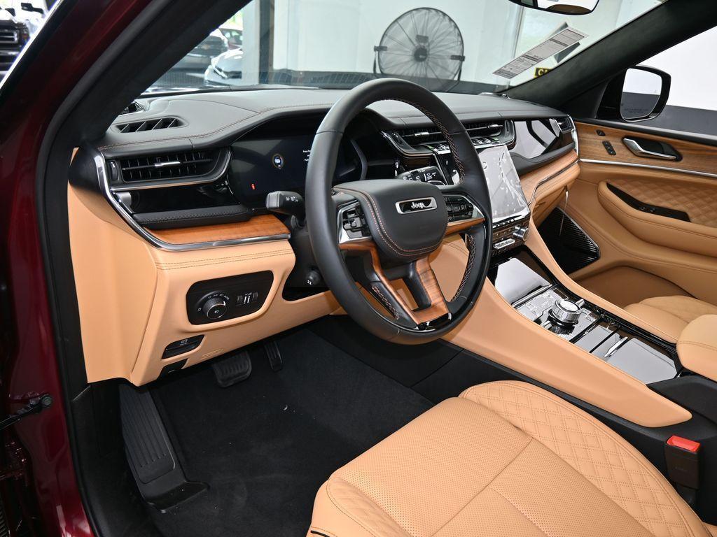new 2025 Jeep Grand Cherokee L car