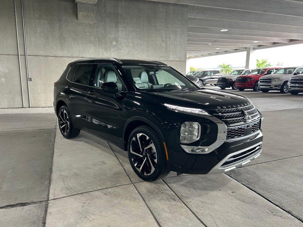 new 2024 Mitsubishi Outlander car, priced at $34,295