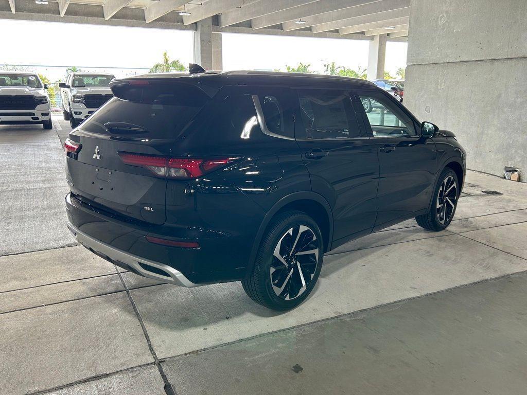 new 2024 Mitsubishi Outlander car, priced at $34,295