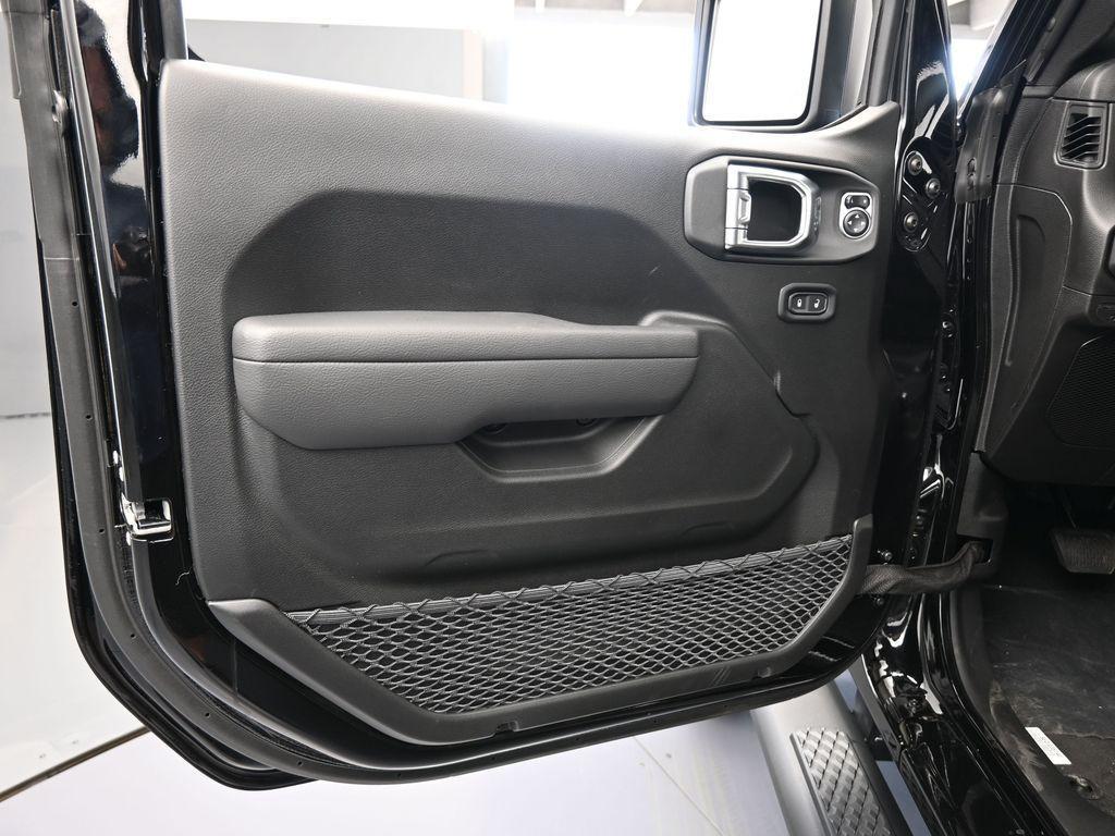 new 2026 Jeep Gladiator car, priced at $51,605