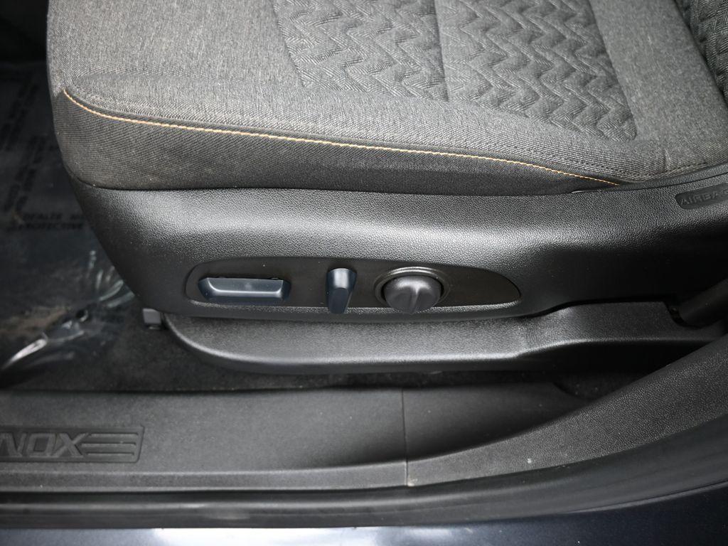 used 2023 Chevrolet Equinox car, priced at $17,585