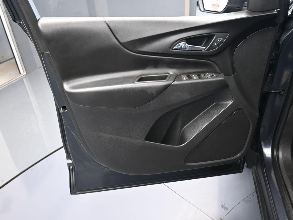 used 2023 Chevrolet Equinox car, priced at $17,585