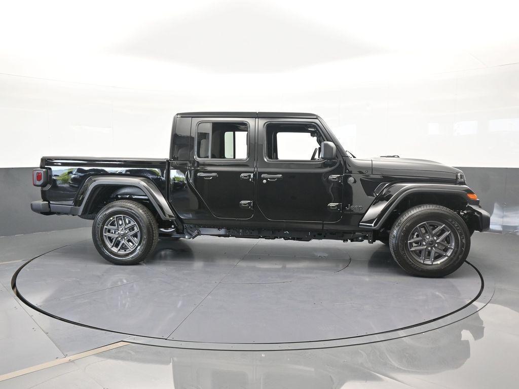 new 2025 Jeep Gladiator car