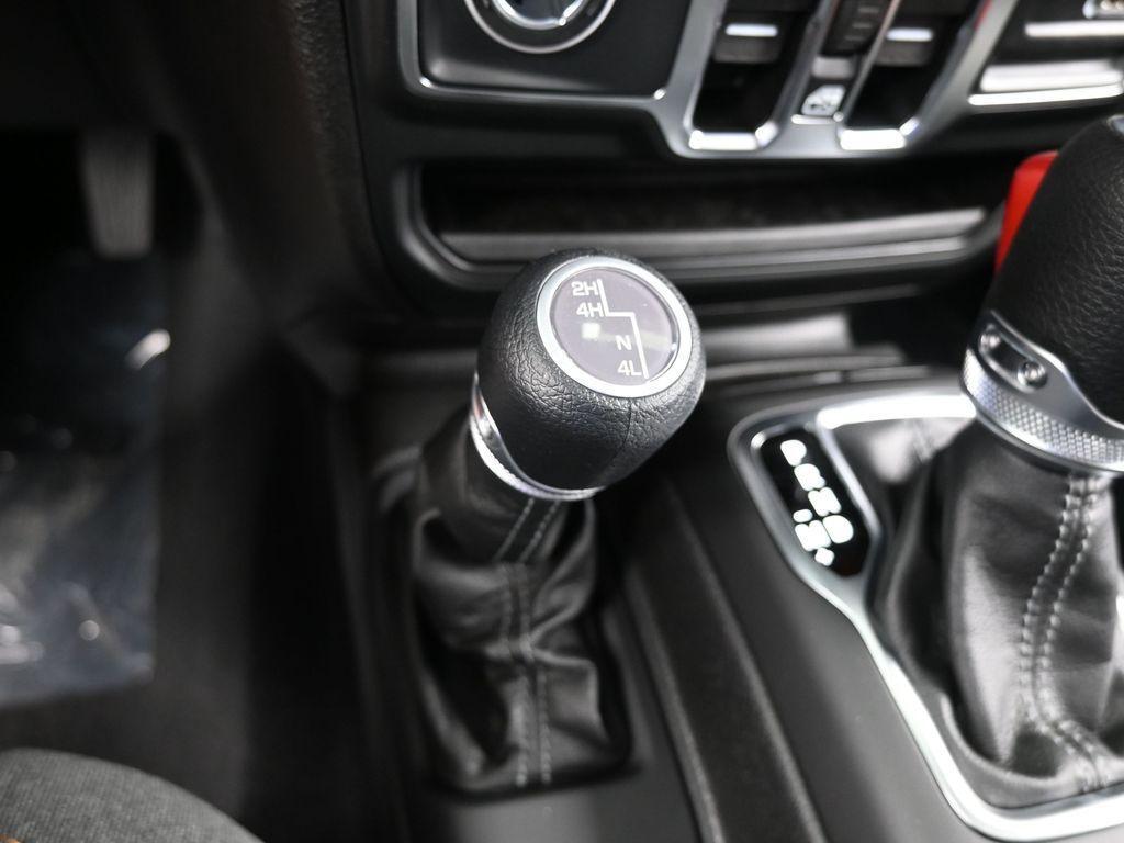 new 2025 Jeep Gladiator car