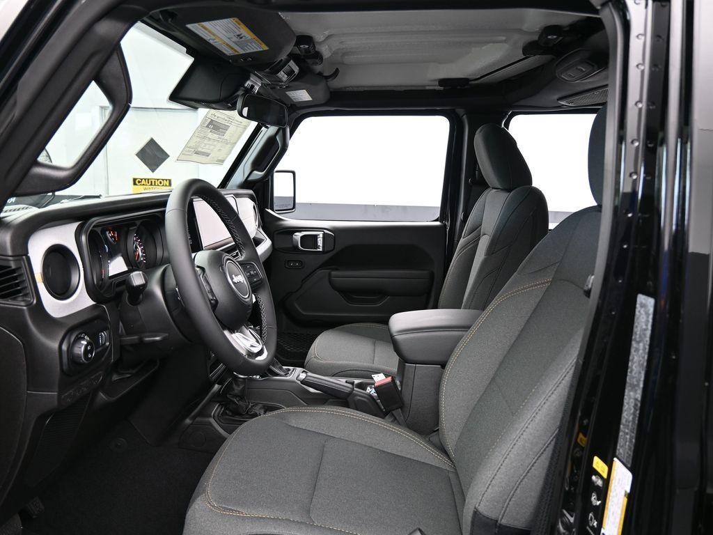 new 2025 Jeep Gladiator car