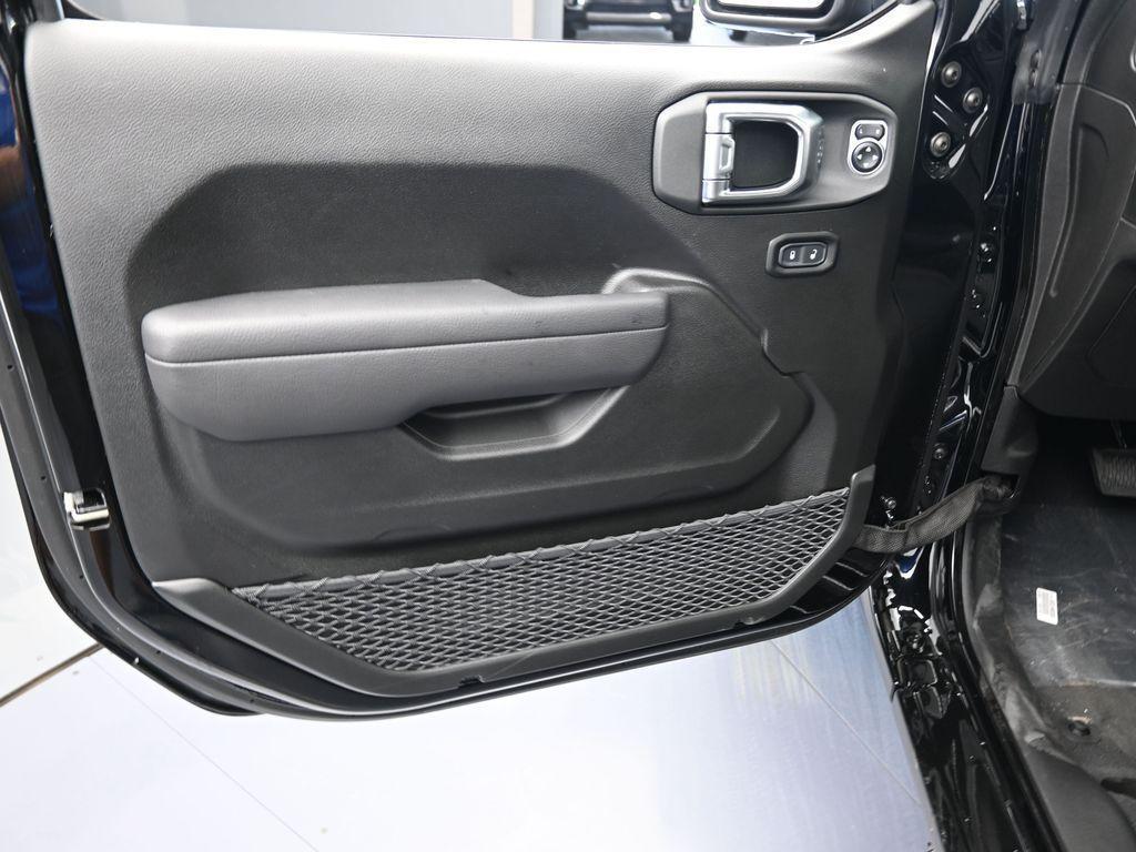 new 2025 Jeep Gladiator car