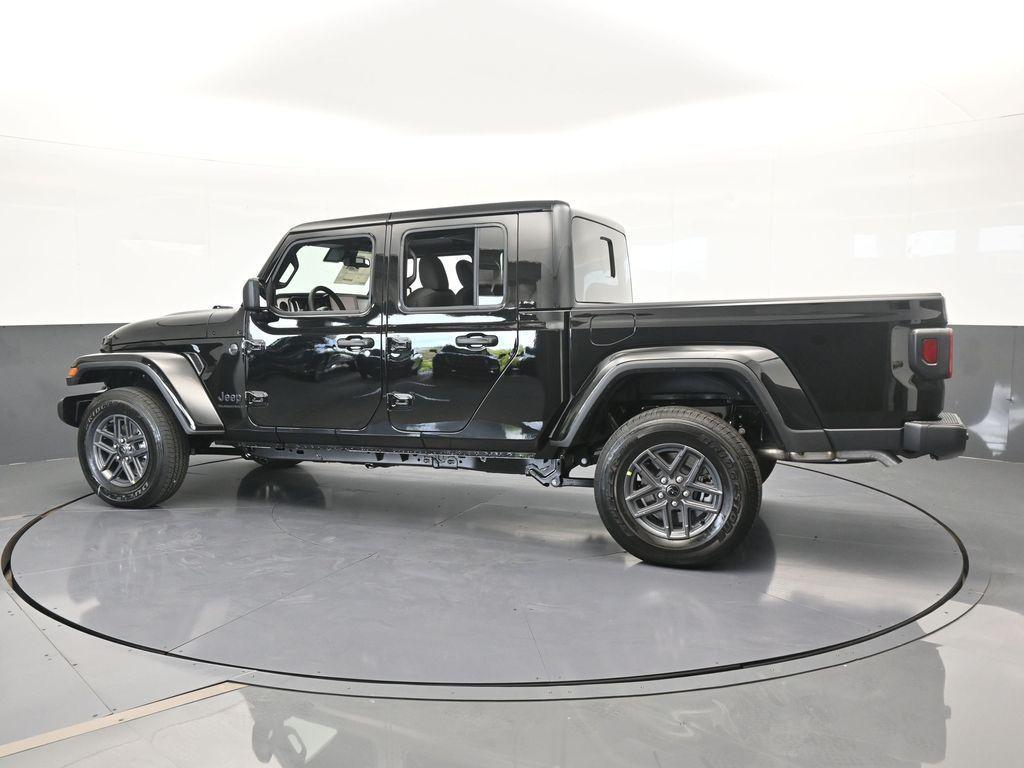 new 2025 Jeep Gladiator car