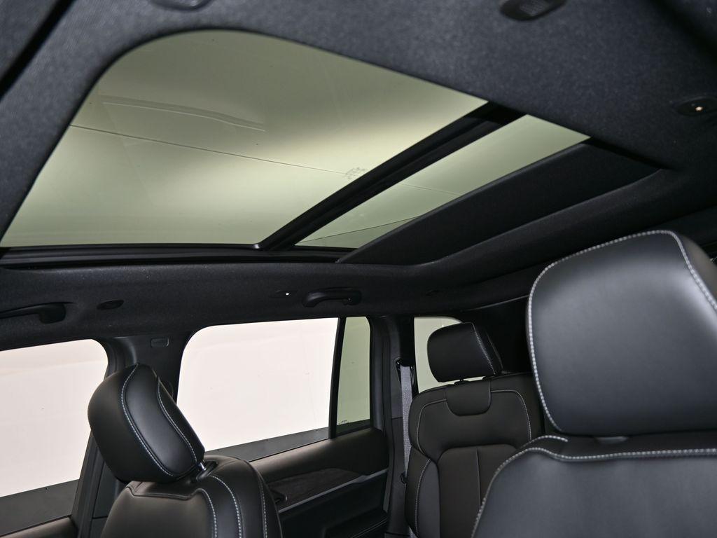 new 2025 Jeep Grand Cherokee car