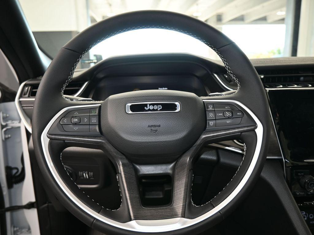 new 2025 Jeep Grand Cherokee car